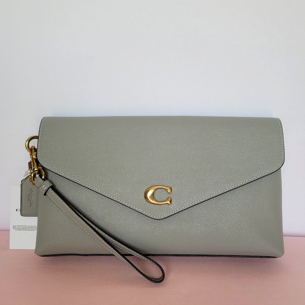 COACH Wyn Crossgrain Leather Clutch Wristlet- Dove Grey⭐